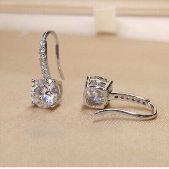 NEW STERLING SILVER Diamond Cute Earrings - Picture 4 of 4